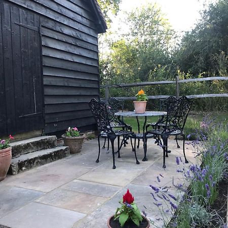 דירות Charlwood Gatwick Hideout מראה חיצוני תמונה